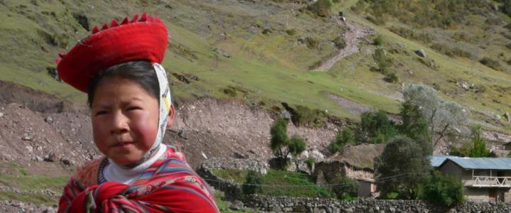 Anden Dorf Mädchen Lares Trek Mountain Lodges of Peru Wandern
