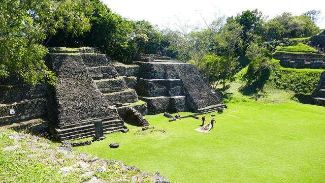 Belize Rundreisen Xunantunich Maya stätte Mittelamerika