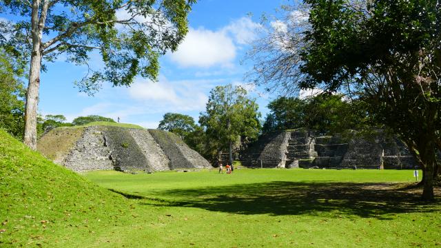 Belize Xunantunich Maya Mittelamerika Rundreisen