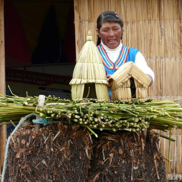 Ausflüge Peru Südamerika Uros Inseln Indigene